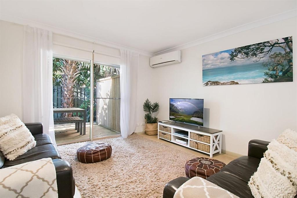 Byron Lakeside